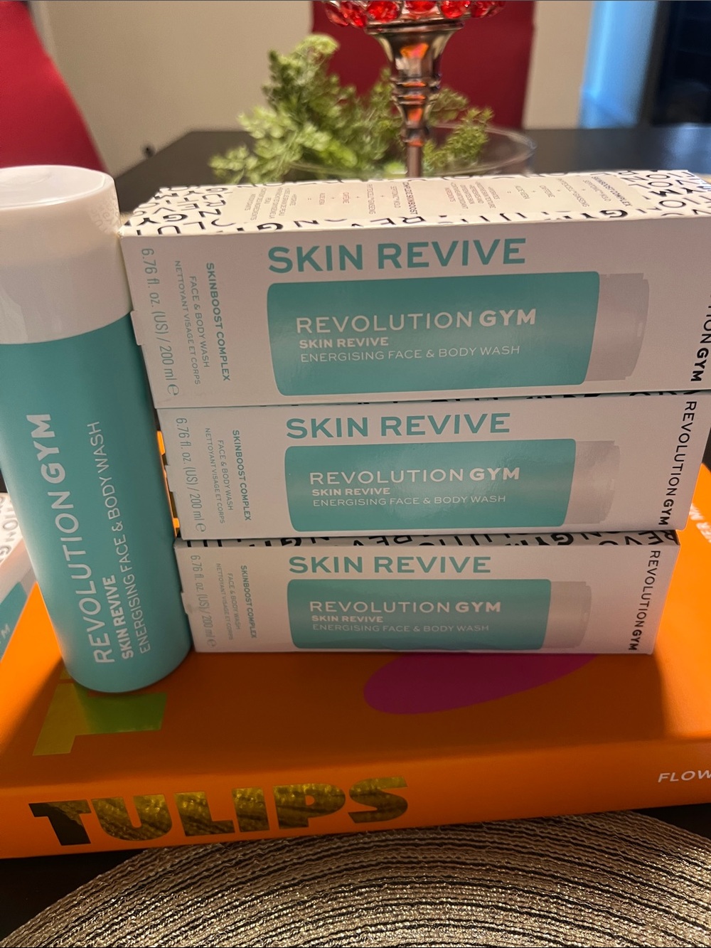 Revolution Skin Revive Energising Face & Body Wash - Aqua and White bundle of 4